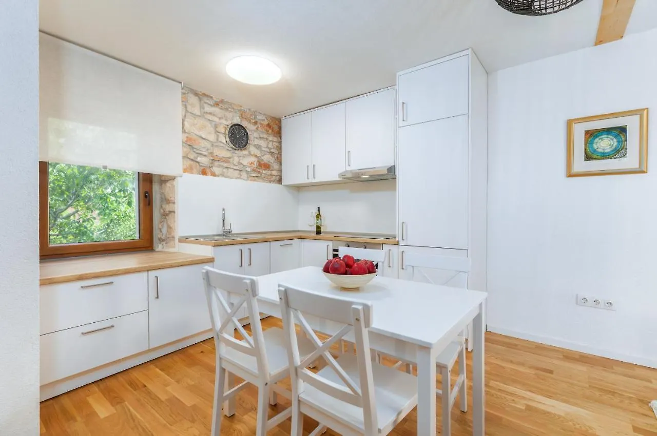 Stone House Istria Daire Pula