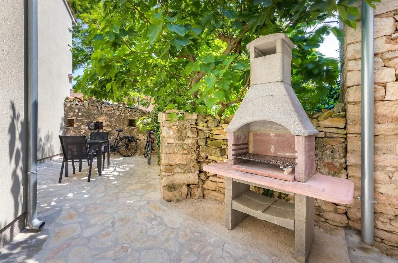דירות פולה Stone House Istria