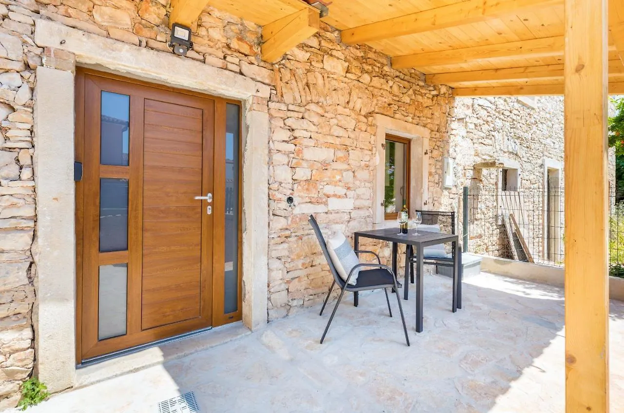 דירות פולה Stone House Istria