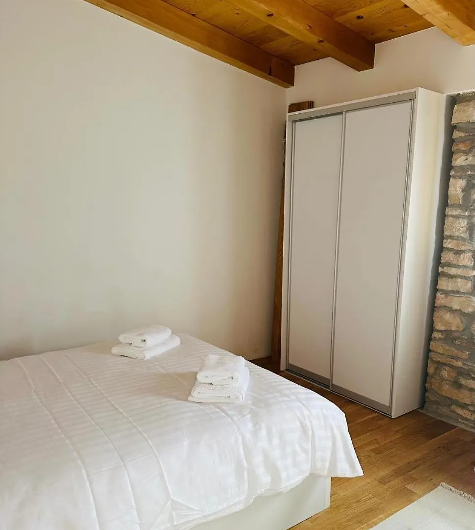 דירות פולה Stone House Istria